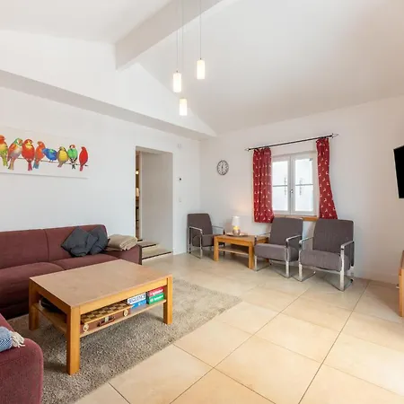 Holiday home Near Slopes, Cleaning Included Niedernsill